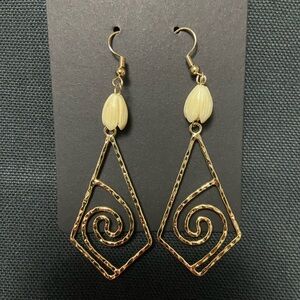 Pikake Flower/Hamilton Gold Earrings (New)